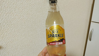 「サントリー 天然水SPARKLE ジンジャー＆カフェイン ペット500ml」のクチコミ画像 by やっぺさん