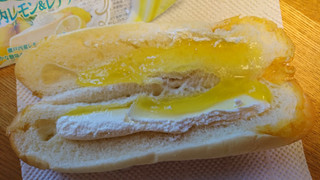 「Pasco おいしいシューロール 瀬戸内レモン＆レアチーズ 袋1個」のクチコミ画像 by ピノ吉さん