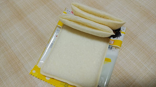 「ヤマザキ ランチパック サテンのレモンスカッシュ味」のクチコミ画像 by やっぺさん