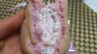 「セブン-イレブン もっちりクレープ苺のダブルレアチーズ」のクチコミ画像 by なんやかんやさん