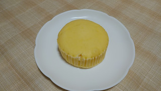 「タカキベーカリー レモン蒸しケーキ ホイップ入り 袋1個」のクチコミ画像 by やっぺさん