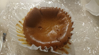 「セブン-イレブン キャラメルバスクチーズケーキ」のクチコミ画像 by ぼくちゃんさんさん