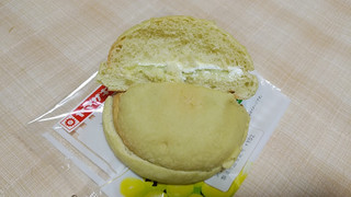 「ヤマザキ シャインマスカットパン 袋1個」のクチコミ画像 by やっぺさん