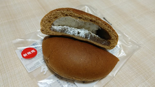 「セブンプレミアム コーヒーとホイップのダブルクリームパン 袋1個」のクチコミ画像 by やっぺさん