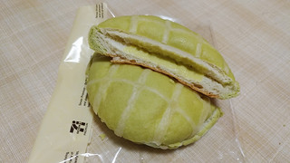「セブン-イレブン まるでメロンのようなメロンクリームパン」のクチコミ画像 by やっぺさん