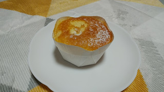 「モンテール 小さな洋菓子店 チーズクリームシフォンケーキ 袋1個」のクチコミ画像 by やっぺさん