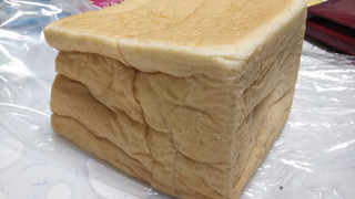 「神戸屋キッチン 神戸屋づくり輝き生食パン」のクチコミ画像 by なんやかんやさん