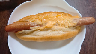 「ヤマザキ とろ～りとしたチーズのホットドッグ 袋1個」のクチコミ画像 by ぺりちゃんさん