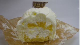 「ローソン Uchi Cafe’ SWEETS Specialite 雲泡クリームのショート」のクチコミ画像 by キックンさん