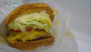 「モスバーガー クリームチーズベジ 北海道産コーンのソース」のクチコミ画像 by キックンさん