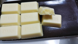 「森永製菓 DARS 柚子の白いダース 箱12粒」のクチコミ画像 by なんやかんやさん