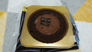 「ローソン Uchi Cafe’ ×GODIVA ショコラロールケーキ」のクチコミ画像 by やっぺさん