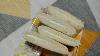 「ヤマザキ ランチパック バナナミルク風味 袋2個」のクチコミ画像 by やっぺさん