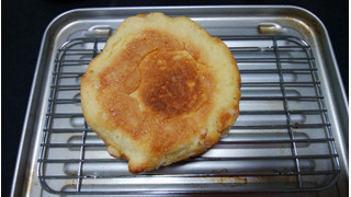 「シャトレーゼ お菓子屋さんのパン 焦がしバターのメロンパン 袋1個」のクチコミ画像 by しろねこエリーさん