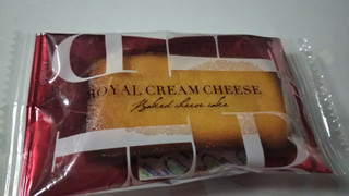 「モロゾフ ベイクドチーズケーキ ロイヤルクリームチーズ 袋1個」のクチコミ画像 by なんやかんやさん