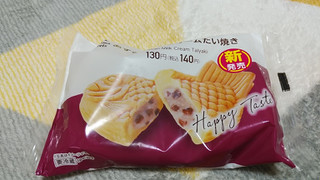 「ファミリーマート FAMIMA CAFE＆SWEETS あずきミルククリームたい焼き」のクチコミ画像 by やっぺさん