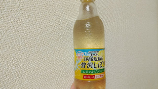 「サントリー 天然水スパークリング 贅沢しぼり レモン＆ジンジャー ペット500ml」のクチコミ画像 by やっぺさん