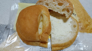「ヤマザキ ふわっふわ バター入りミルククリームサンド 袋1個」のクチコミ画像 by やっぺさん