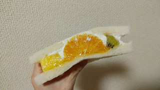 「デイリーヤマザキ フルーツミックスサンド オレンジ」のクチコミ画像 by やっぺさん