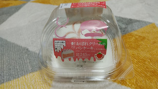 「ローソン Uchi Cafe’ おぼれクリームのパンケーキ いちごの味わい」のクチコミ画像 by やっぺさん