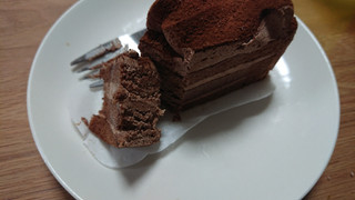 「デイリーヤマザキ 糖質を抑えたチョコケーキ」のクチコミ画像 by ぴのこっここさん
