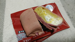 「セブン-イレブン 宮崎紅使用もっちりクレープお芋カスタード」のクチコミ画像 by やっぺさん