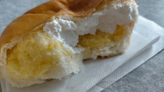 「Pasco たっぷりホイップクリームパン 袋1個」のクチコミ画像 by かっぱねこさん