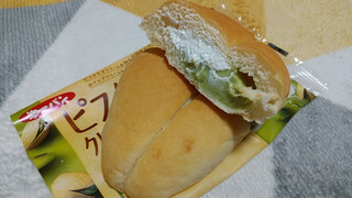 「第一パン ピスタチオクリームフランス」のクチコミ画像 by やっぺさん