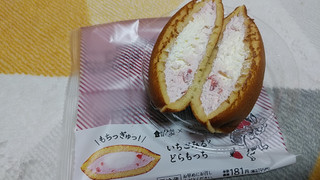 「ローソン Uchi Café×ICHIBIKO いちごみるくどらもっち」のクチコミ画像 by やっぺさん