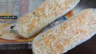 「ニッポンハム 5種のチーズフランス」のクチコミ画像 by みほなさん