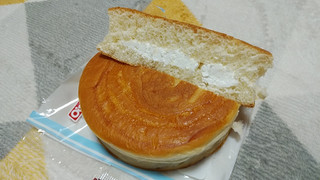 「おいしい 北海道産牛乳使用のミルクパン 1個」のクチコミ画像 by やっぺさん
