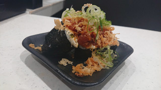 「かっぱ寿司 まぐろユッケとたくあん巻きのどっさりやんちゃ盛り 1皿」のクチコミ画像 by 千尋の彼氏さん