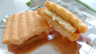 「森永製菓 ピスタチオサンドクッキー 箱8個」のクチコミ画像 by ななやさん