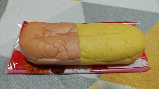 「ヤマザキ 2色パン さつまいもクリームとマロンクリーム 袋1個」のクチコミ画像 by やっぺさん