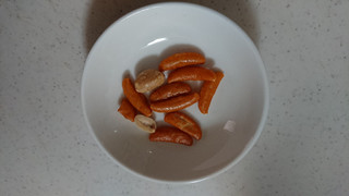 「アッシュ 激辛 柿の種＆ピーナッツ 60g」のクチコミ画像 by ぴのこっここさん