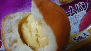 「ヤマザキ 薄皮 スイートポテトクリームパン 袋5個」のクチコミ画像 by ぴのこっここさん