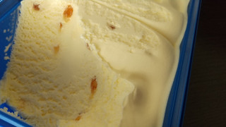 「トップバリュ ニュージーランド産の生乳を使用 ダブルキャラメルアイスクリーム 箱1000ml」のクチコミ画像 by みほなさん