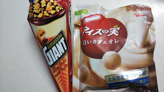 「江崎グリコ ジャイアントコーン チョコナッツ」のクチコミ画像 by なんやかんやさん