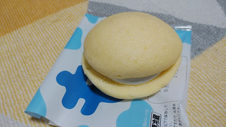 「ヤマザキ もっちりとしたスフレ ミルククリーム 1個」のクチコミ画像 by やっぺさん