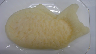 「ローソン Uchi Cafe’ もっちりとした白いたい焼き カスタード」のクチコミ画像 by キックンさん