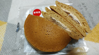 「セブン＆アイ セブンプレミアム ふんわりパンケーキ カフェオレクリーム 袋2個」のクチコミ画像 by やっぺさん