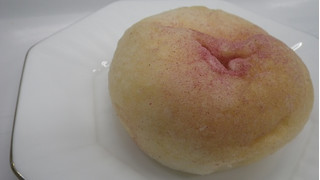 「ローソン Uchi Cafe’ ホボクリム ほぼほぼクリームのシュー いちご」のクチコミ画像 by キックンさん