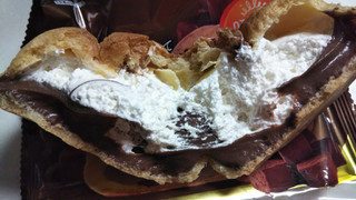 「オランジェ ひかえめに言ってクリーム多めのシュークリーム 生チョコ 袋1個」のクチコミ画像 by なんやかんやさん