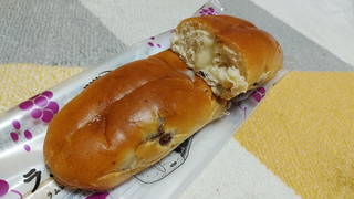 「第一パン ラムレーズン練乳クリームサンド」のクチコミ画像 by やっぺさん