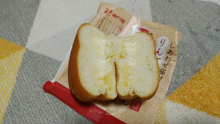「神戸屋 しあわせ届けるりんごチーズくりぃむぱん 袋1個」のクチコミ画像 by やっぺさん