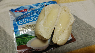 「第一パン 北海道生クリームのとろけるクリームパン」のクチコミ画像 by やっぺさん