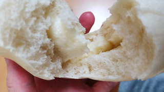 「第一パン 北海道生クリームのとろけるクリームパン」のクチコミ画像 by はるなつひさん
