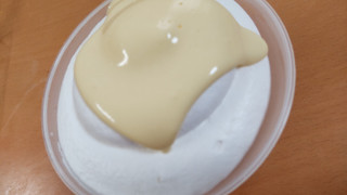 「ファミリーマート 北海道クリームチーズのとろける生チーズケーキ」のクチコミ画像 by はるなつひさん