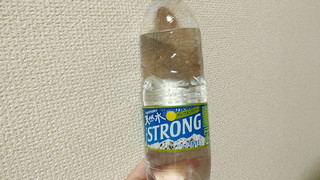 「サントリー 天然水 THE STRONG グレフルソルティ 510ml」のクチコミ画像 by やっぺさん