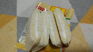 「ヤマザキ ランチパック バナナみるく」のクチコミ画像 by やっぺさん